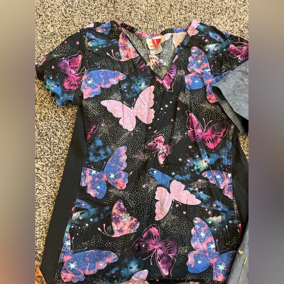 Bundle Mixed Pattern scrub Tops - Picture 5 of 7